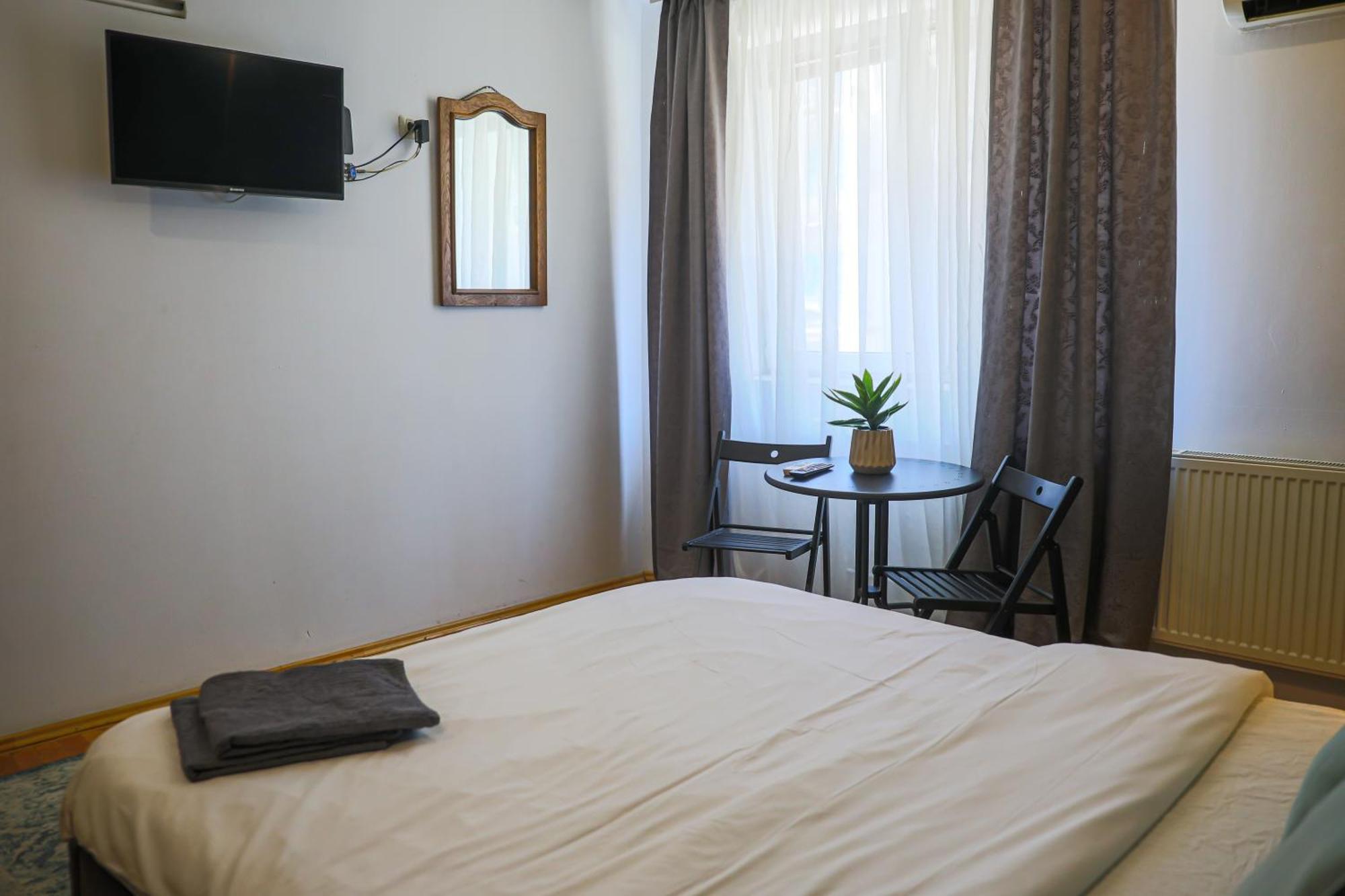 Low Cost Studio * Bucarest